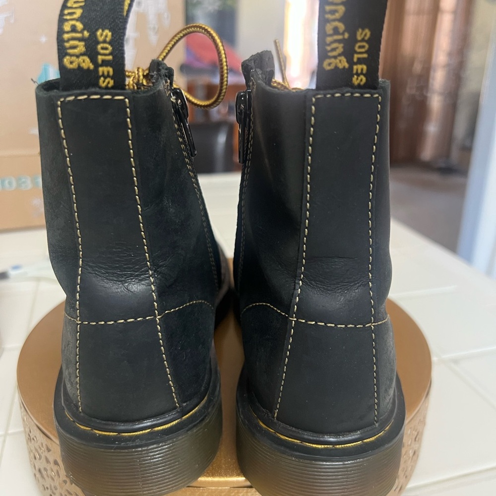 Dr. Martens Kids Black Leather Lace-Up Boots - Picture 5 of 11